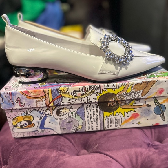 Jeffrey Campbell White patent Leather Loafers with Gorgeous Crystal Detail - Picture 3 of 9